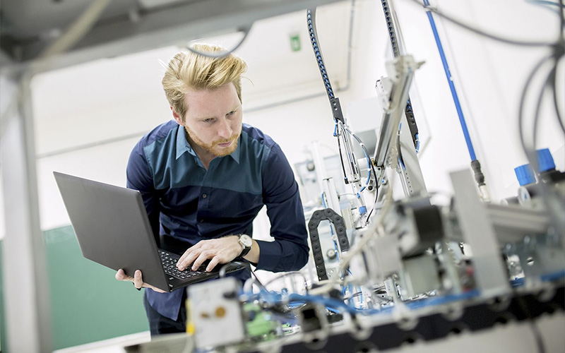 MES çözümleri sayesinde üretim sahasında kontrol mekanizması nasıl kurulur?